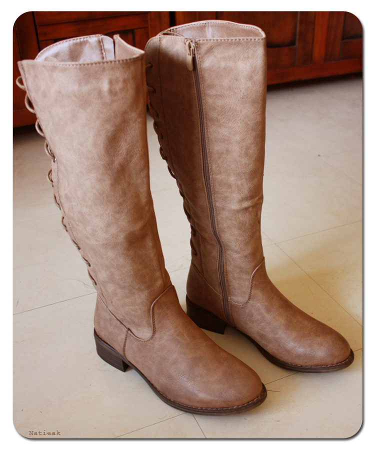 bottes Gladys sont en simili cuir