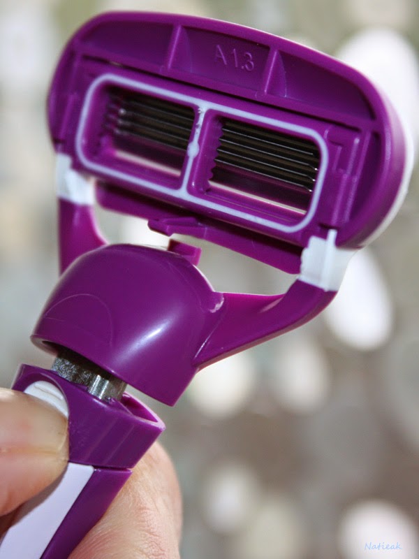 Big moustache rasoir Wonder woman