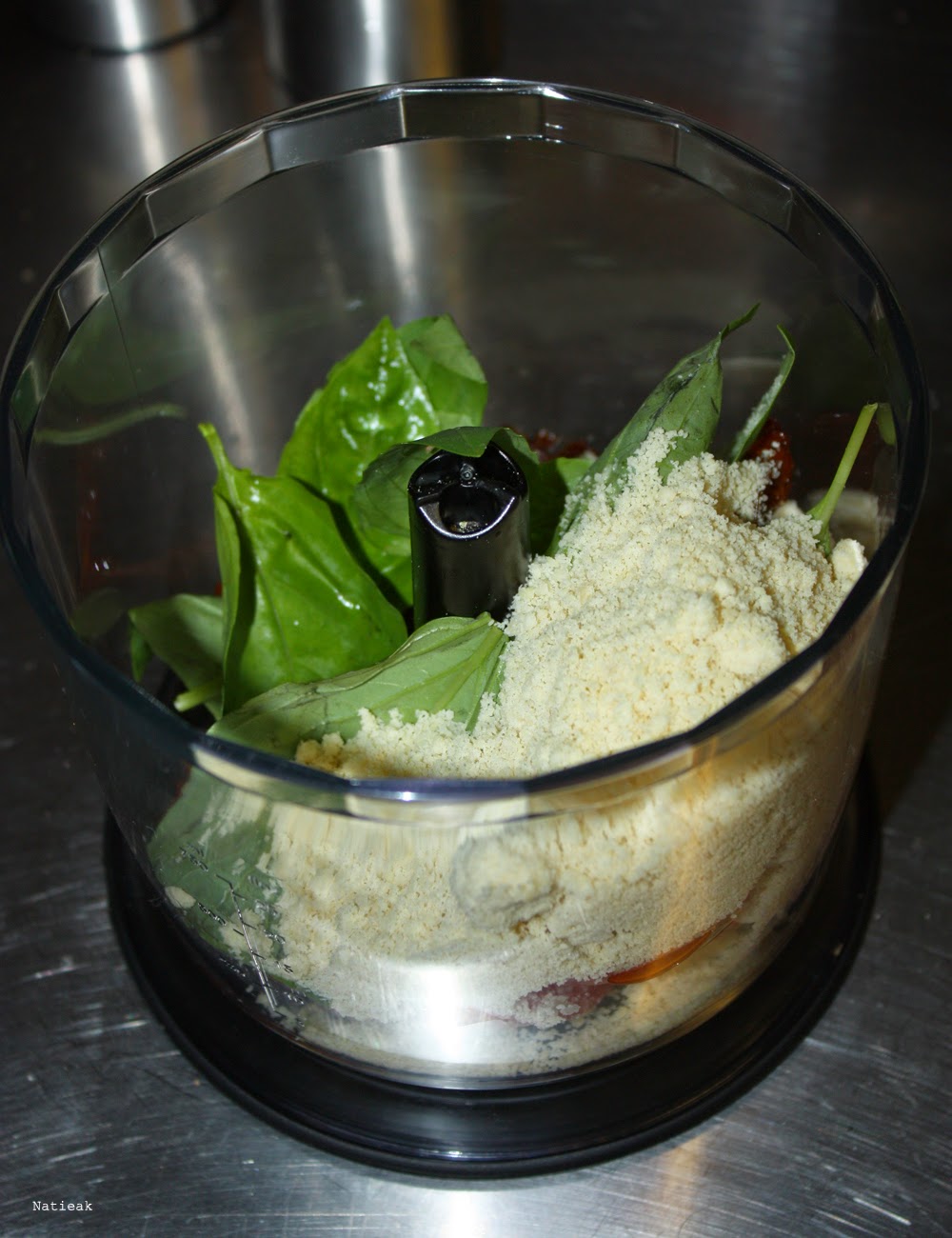 Pesto vegan: la préparation parfaite pour l'apéro