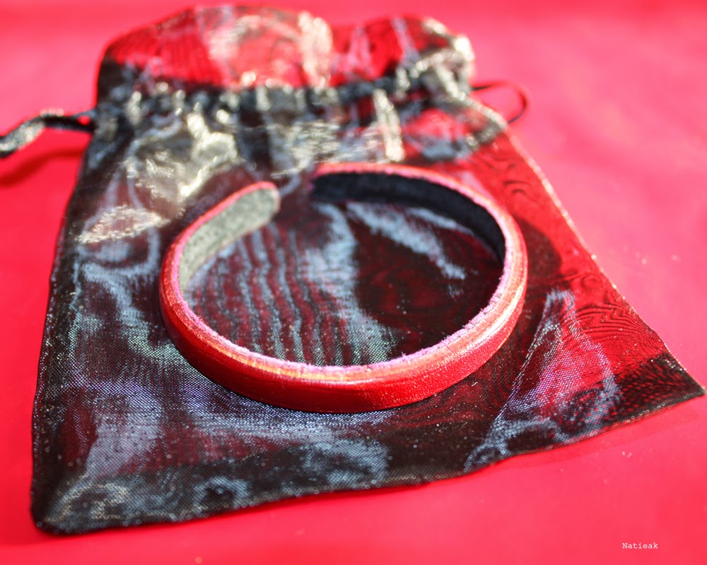 bracelet jonc Cuir de couleur rouge bordeaux de la collection Océanie