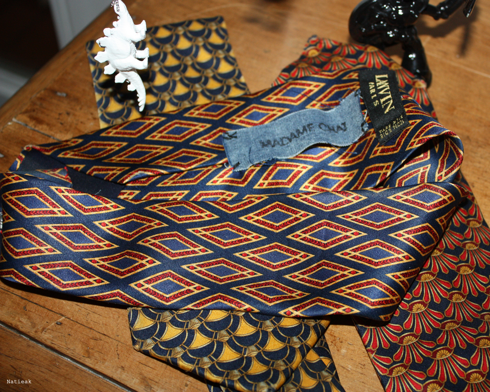 Jean-Clode coiffes réalisées à partir de cravates chinées