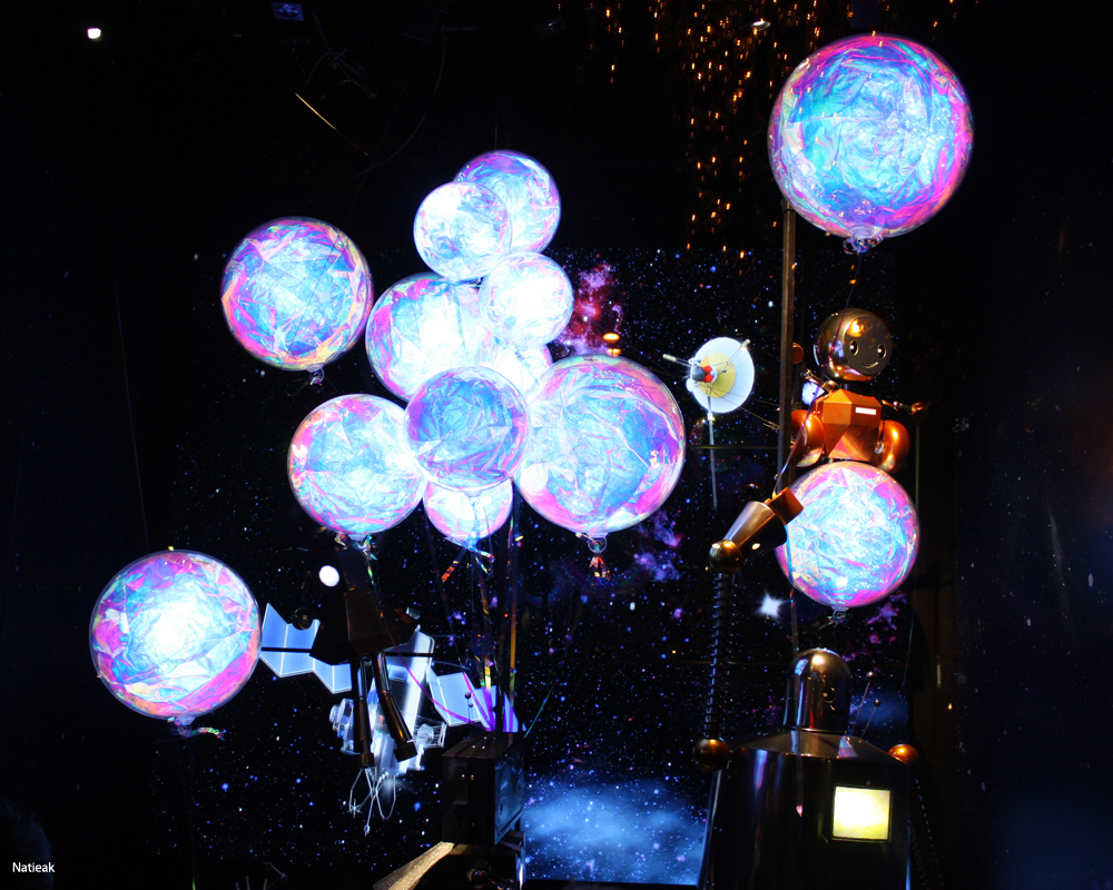 vitrine Illuminations de Noël des Galeries Lafayette