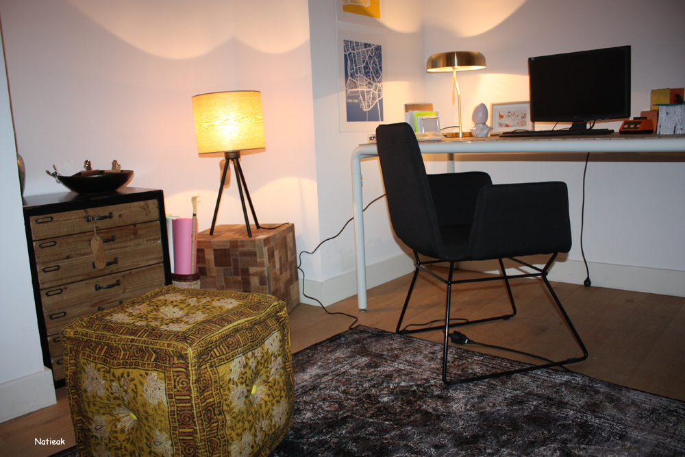 lampe Dutchbone et pouf indien