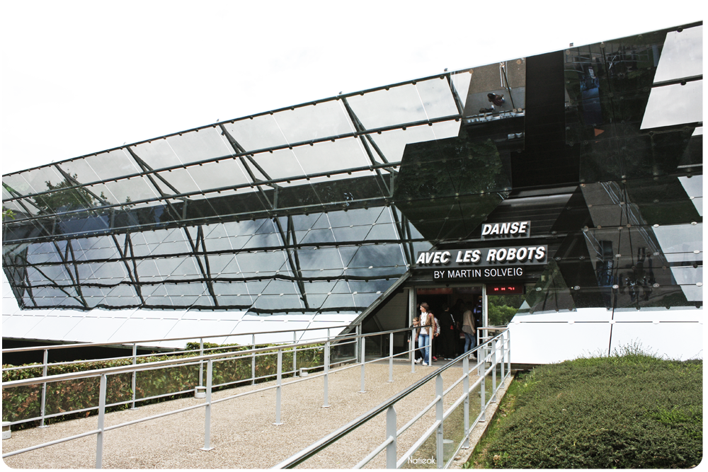 La danse des robots du Futuroscope