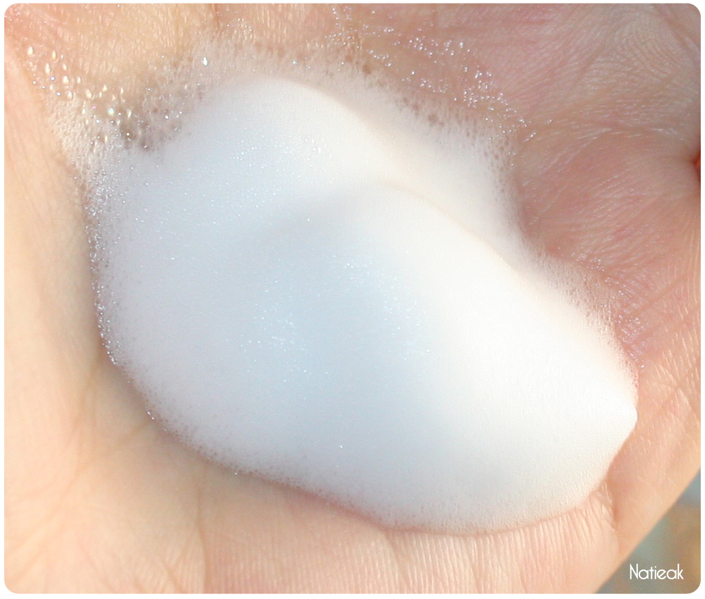 aspect de la mousse micellaire nettoyante corine de farme