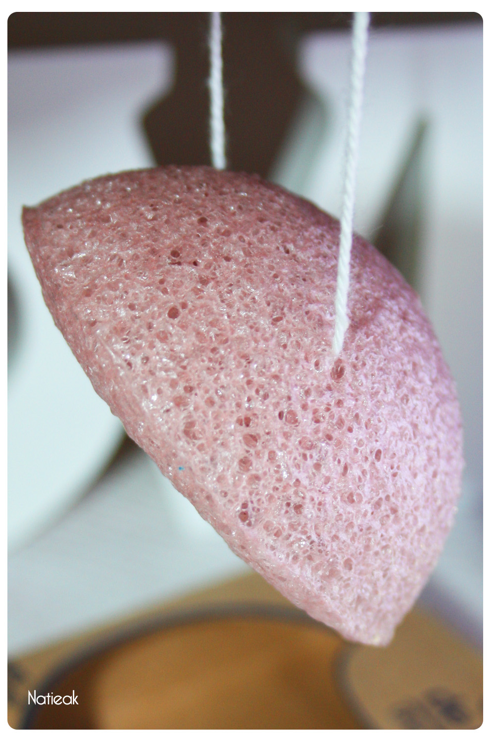 L'éponge Konjac 100% naturelle de Corine de Farme