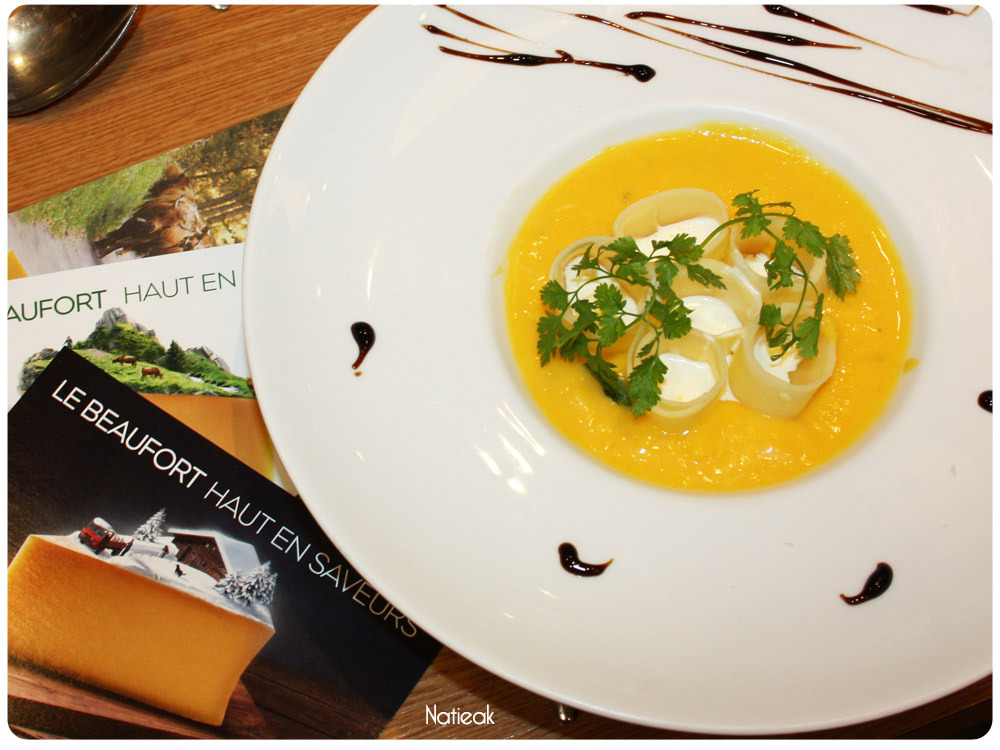 Velouté butternut avec tonnelet de Beaufort et crème à l'ail