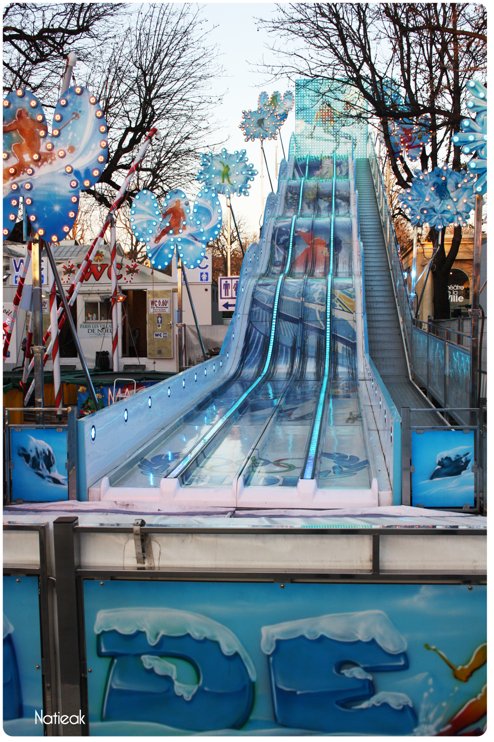 toboggan géant au marché de Noël des Champs -Elysées
