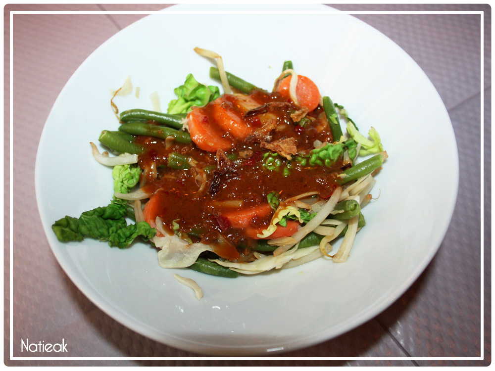 Gado Gado Salade indonésienne végétarienne