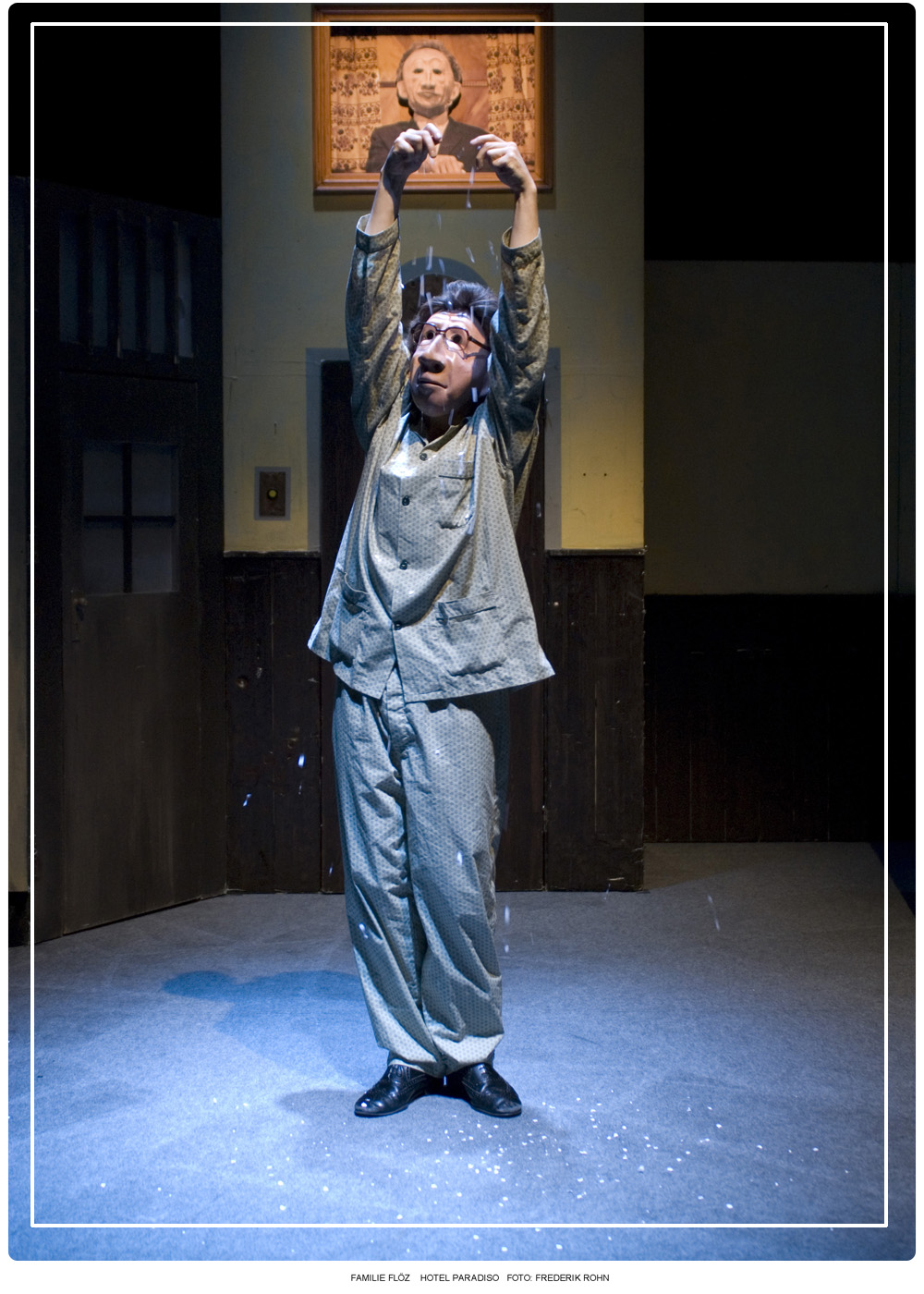 spectacle masqué et sans parole