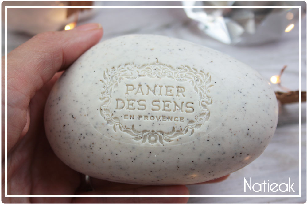 savon exfoliant et nourrissant