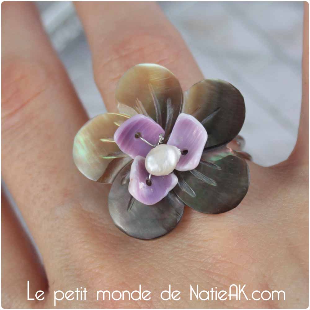 bijou fleur nacre