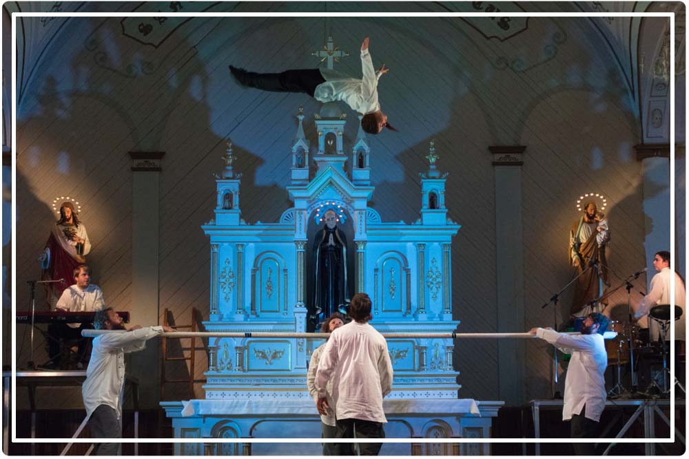 spectacle troupe québécoise