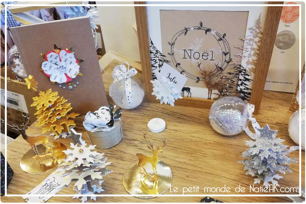 sapin de Noël en papier doré et carte de Noël