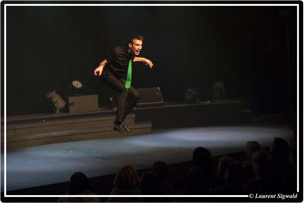 sketchs loufoques de L'encyclo spectacle de Max Bird