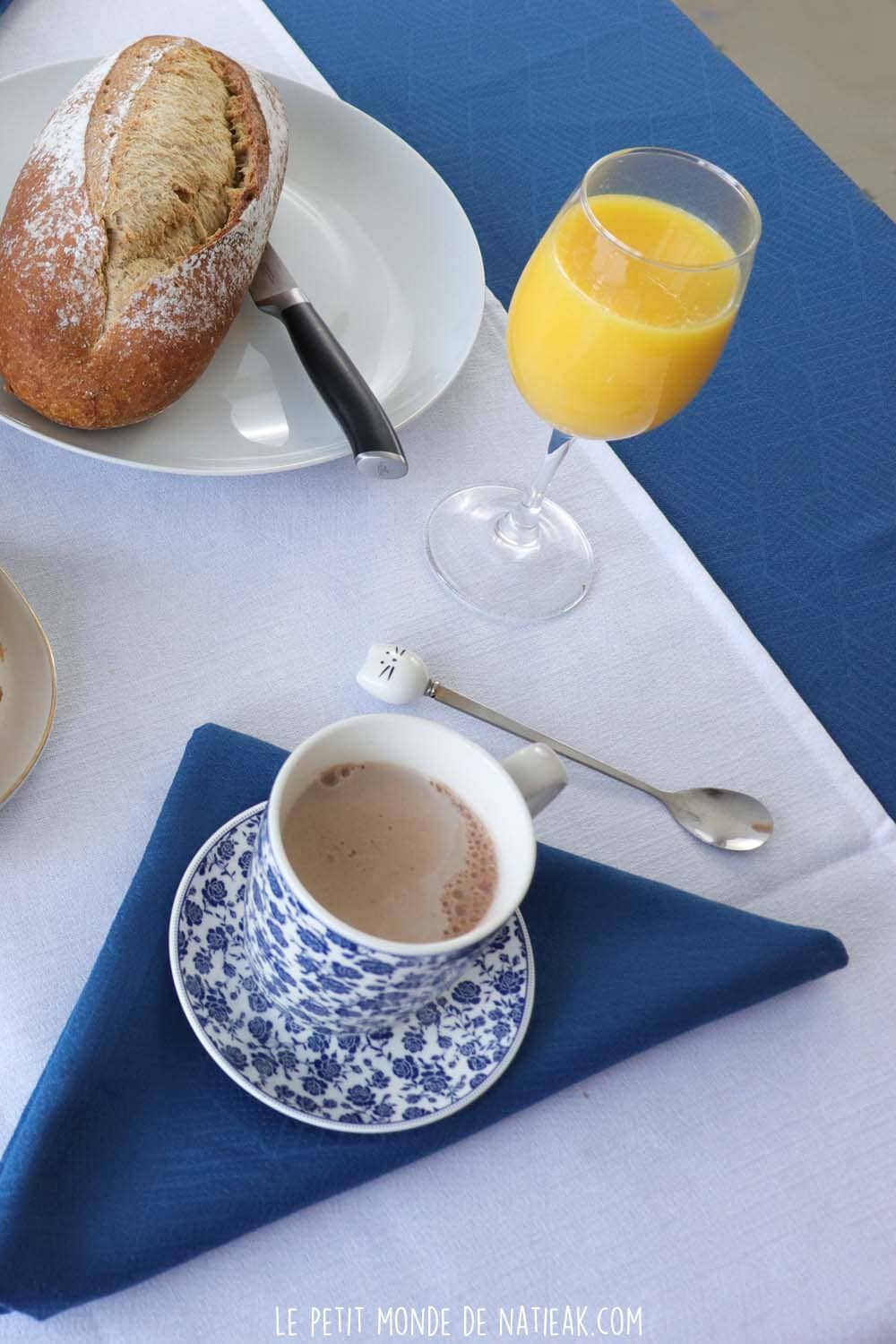 Linge de table : nappes, chemins de table, serviettes