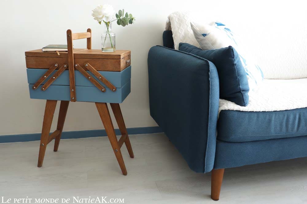 relooker une travailleuse avec peinture bleue