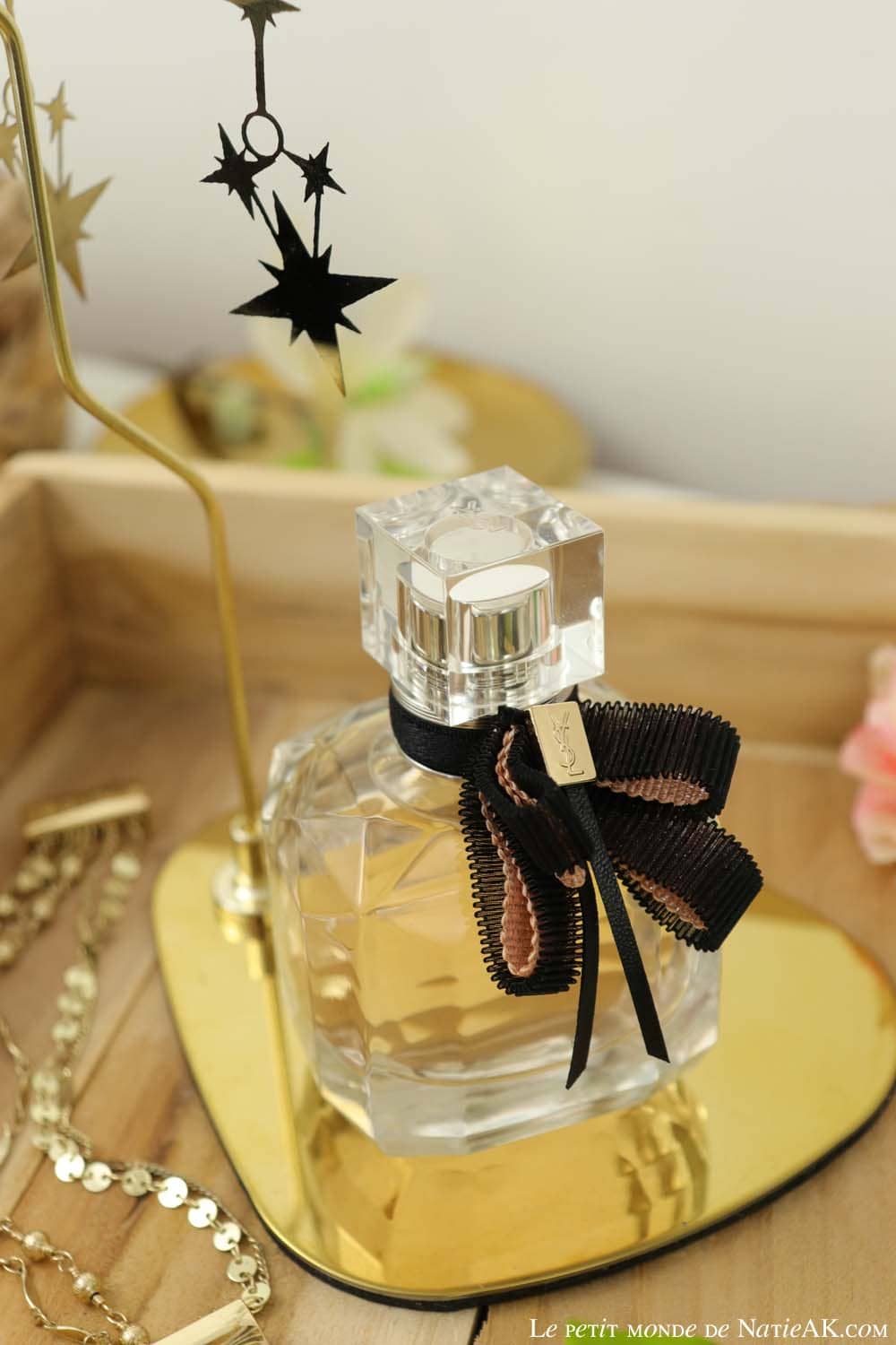 Quel parfum offrir à un jeune adulte ? Mon Paris Lumière yves st laurent