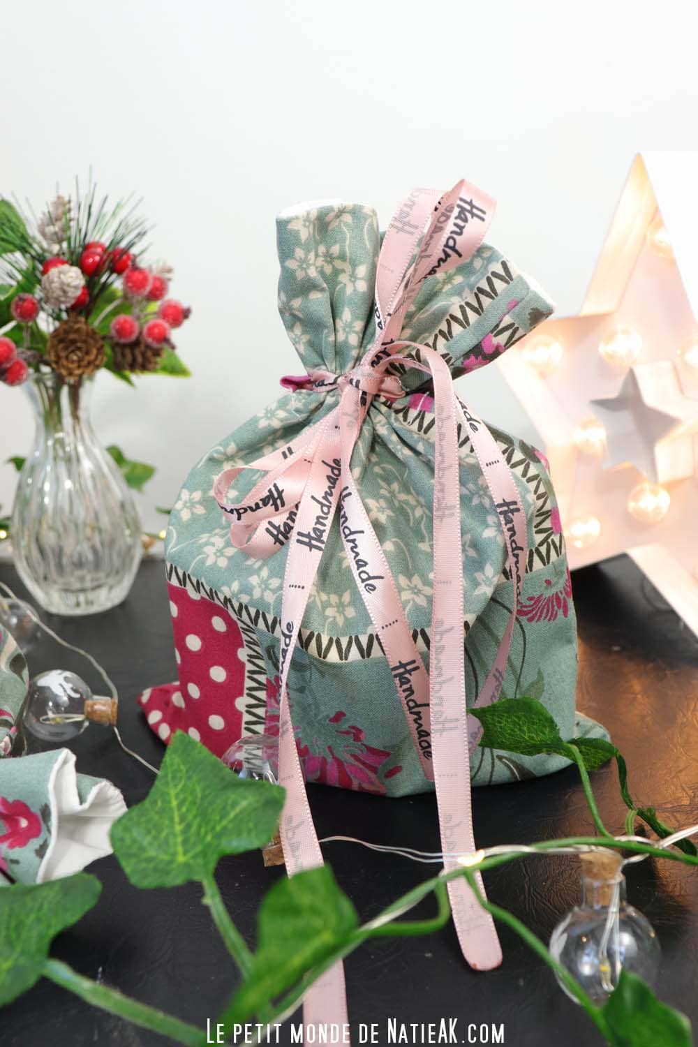 pochon cadeau pour Noël avec soins de beauté