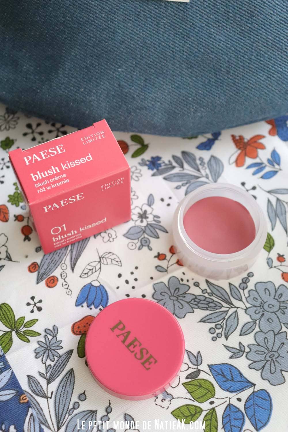 Intérieur du blush crème Paese Blush Kissed 01, rose pêche, crème onctueuse dans un pot rond