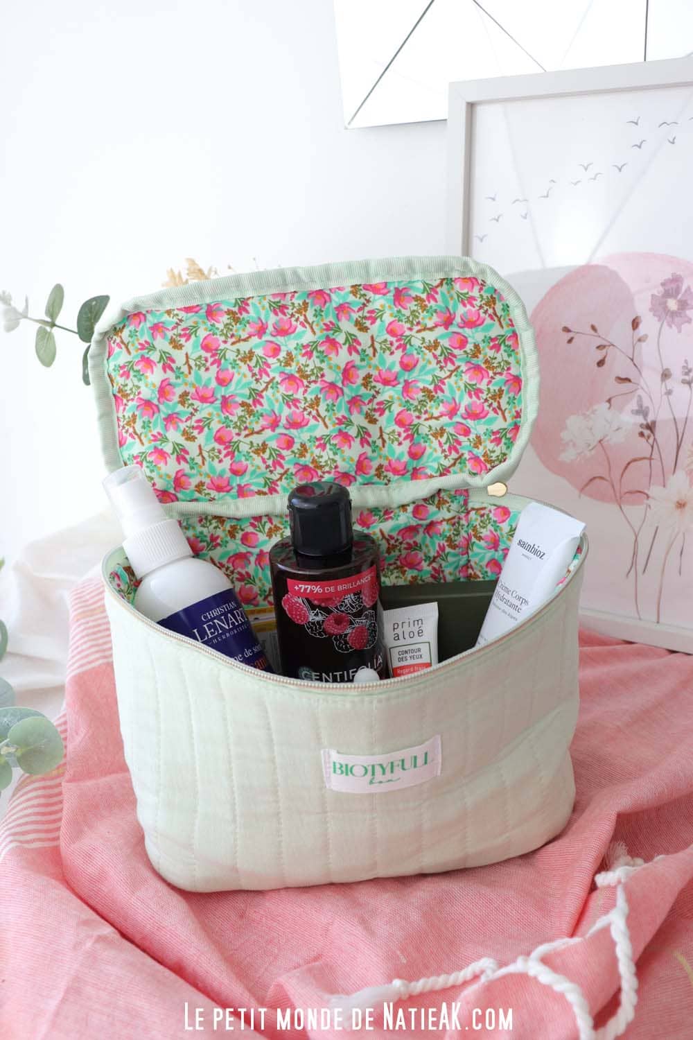 Le Vanity fleuri — esthétique & pratique, parfait pour le rangement