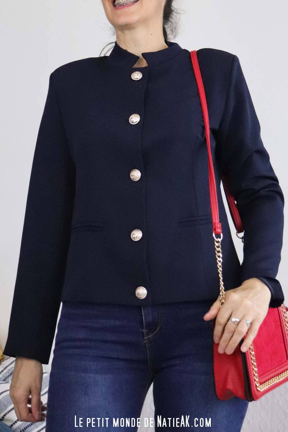 Blazer boutonné à épaulettes marine Inspee – chic et moderne