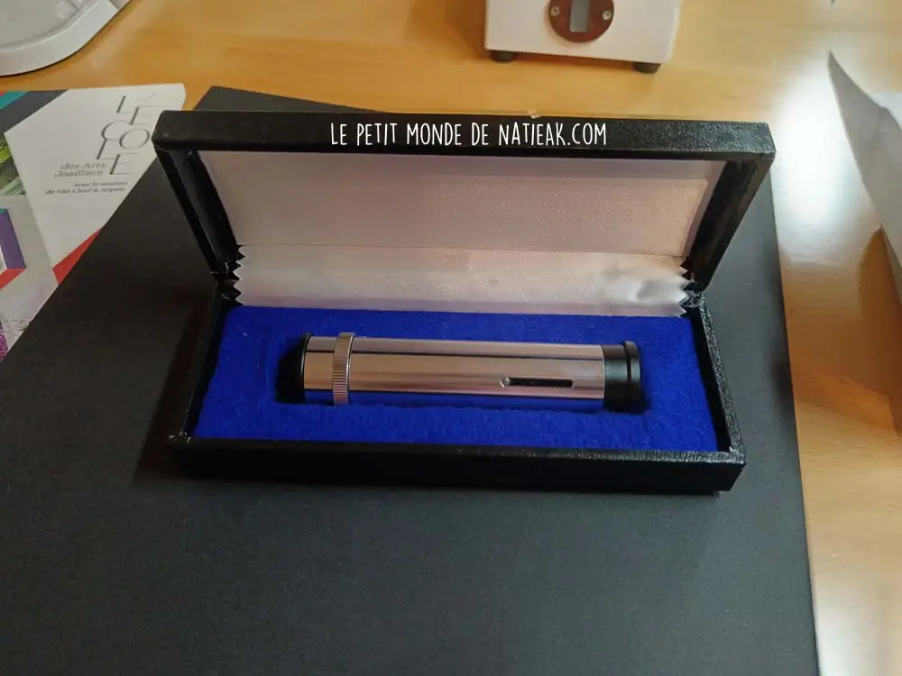 spectroscope pour étudier les pierres